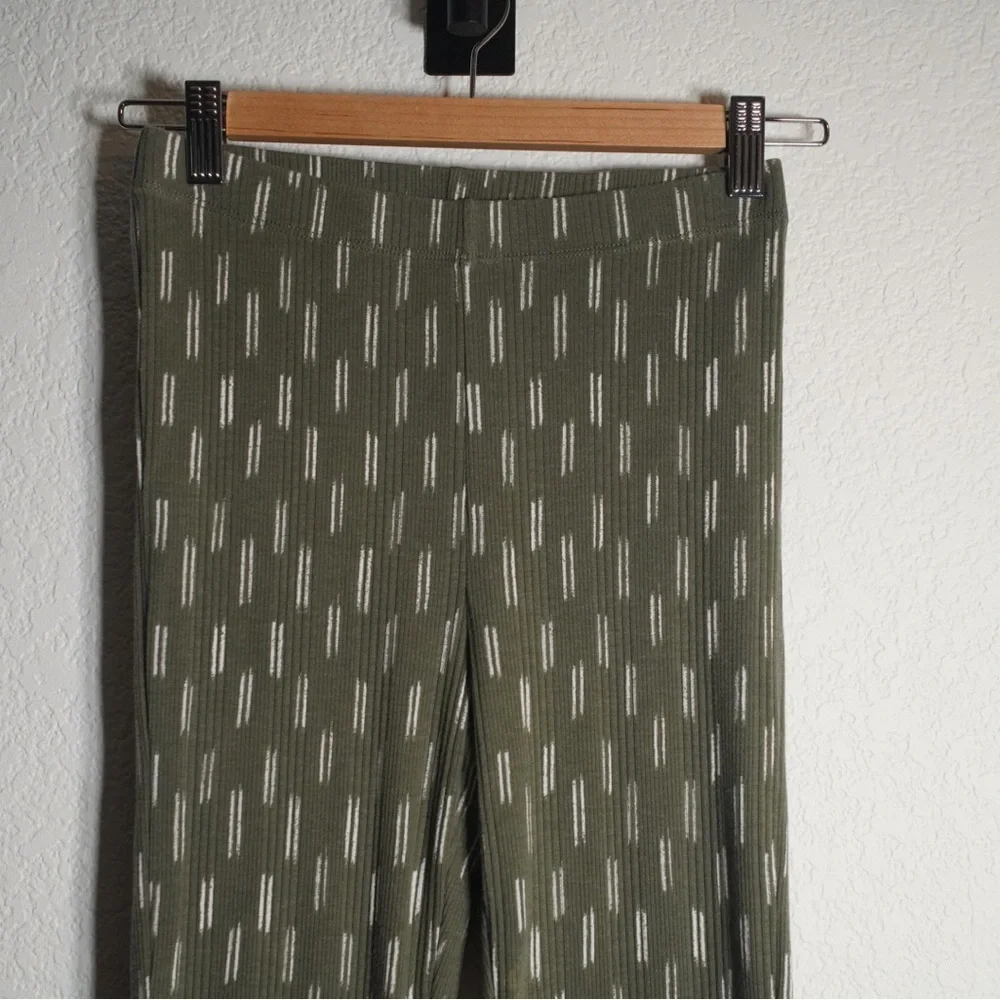 Aerie Flare Leggings Green and White Stretch Comfy Pants Women’s Size XS
